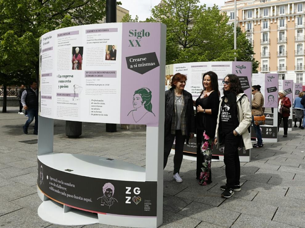 Exposición en la plaza de España