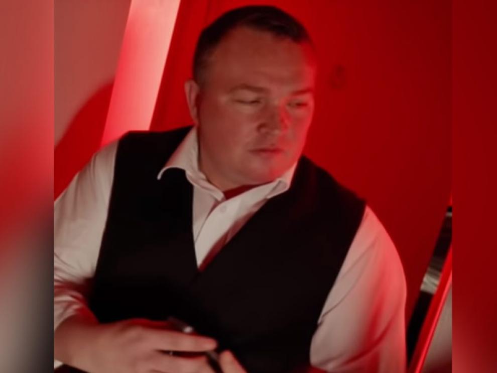 Bradley Welsh en una escena de la película
