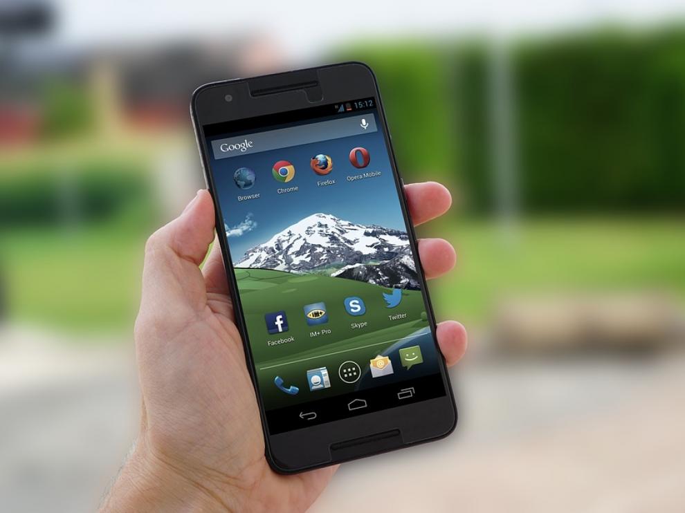 Los usuarios de dispositivos Android en Europa que abran ahora la tienda de aplicaciones de Google verán en sus pantallas varias opciones para descargar diferentes motores de búsqueda y navegadores.