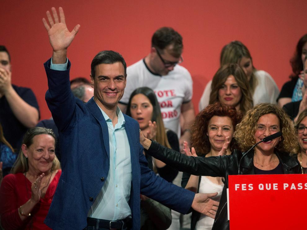 Pedro Sánchez replica al independentismo en un acto de campaña en Badalona.
