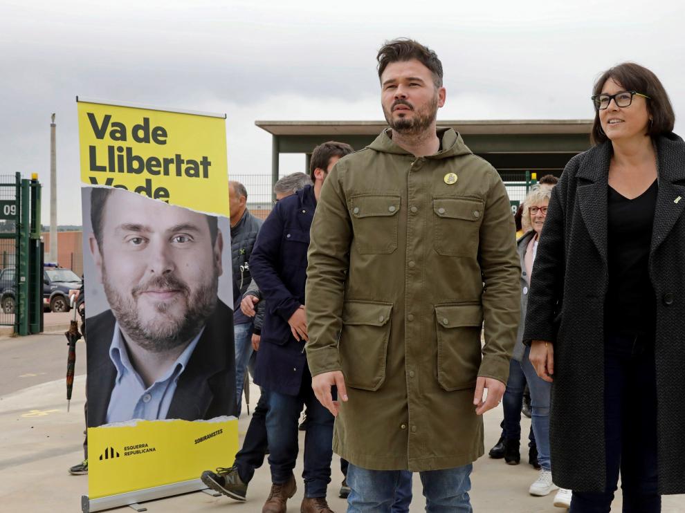 Rufián celebra un mitin en la cárcel y reta a Sánchez, Casado y Rivera a imitarle.