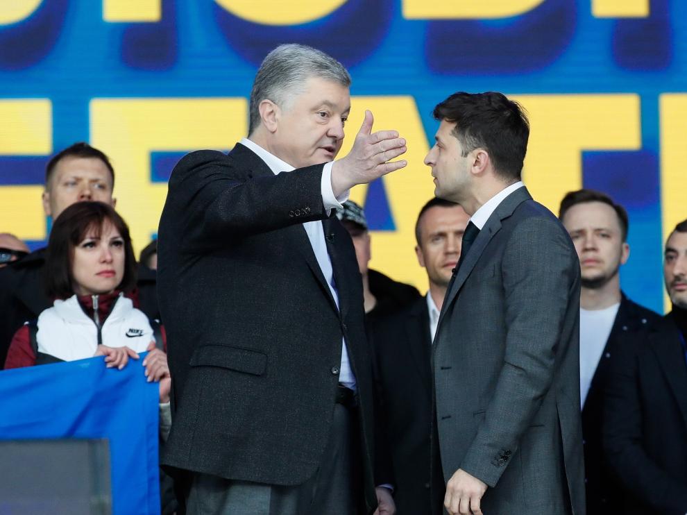 Petró Poroshenko junto a Vladímir Zelenski.