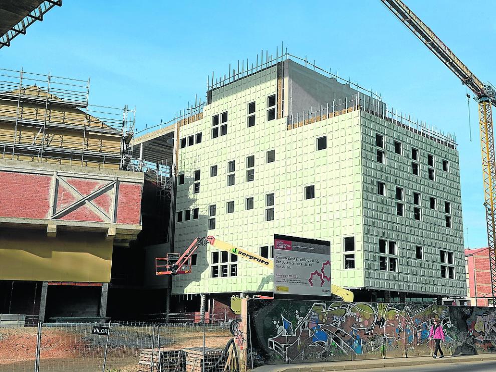 El aspecto definitivo del Conservatorio, de color verde, visible con el avance de las obras.