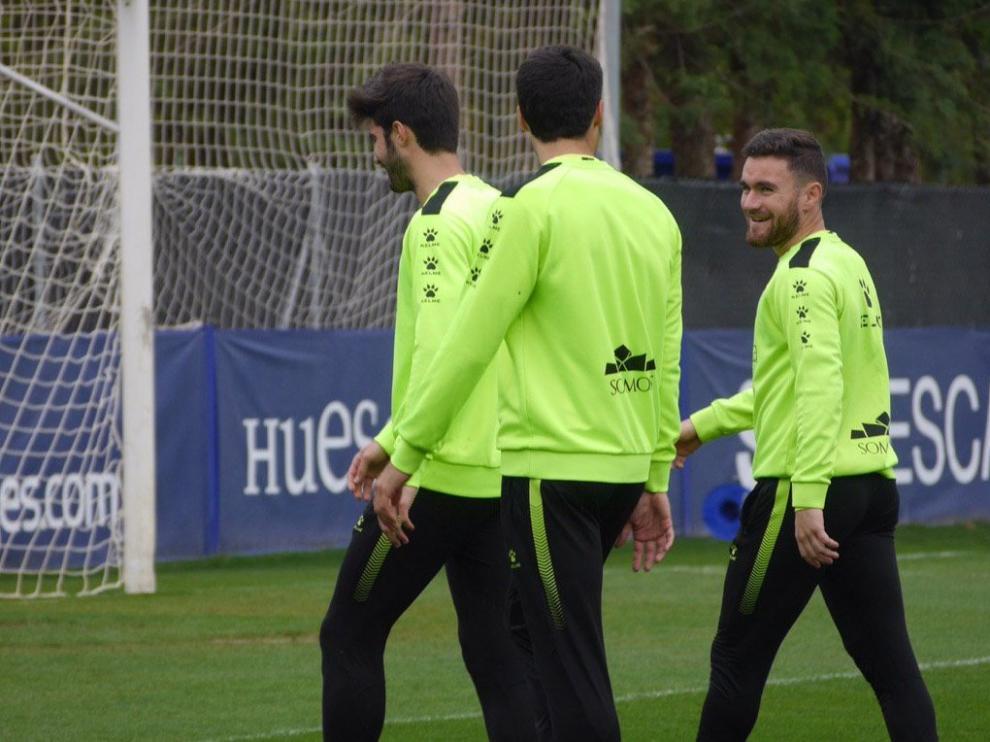 Javi Galán sonríe durante el entrenamiento en el IES Pirámide.