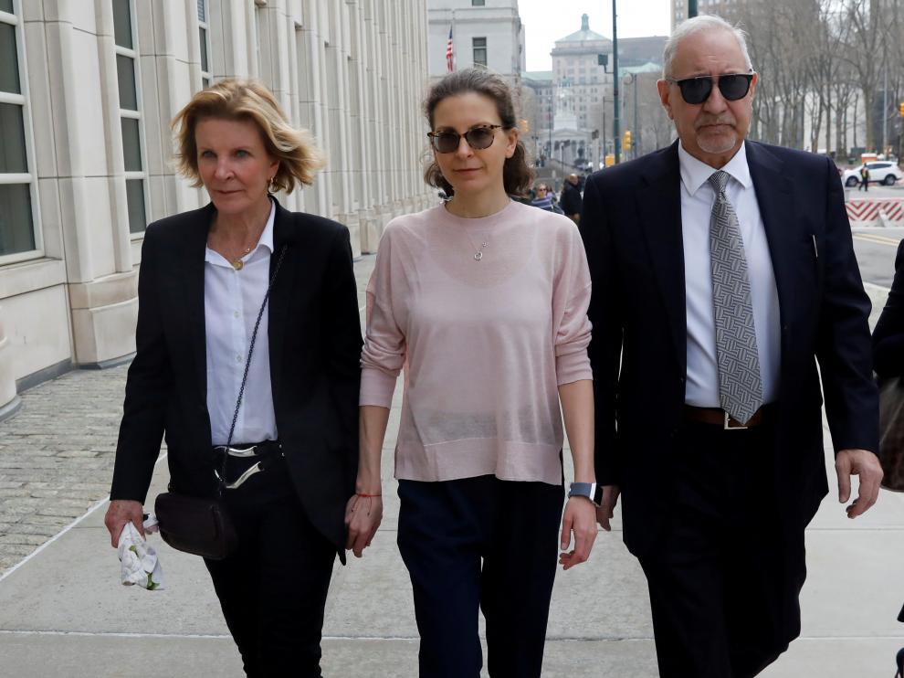 Clare Bronfman, heredera de la empresa Seagram's, a su llegada a los juzgados.