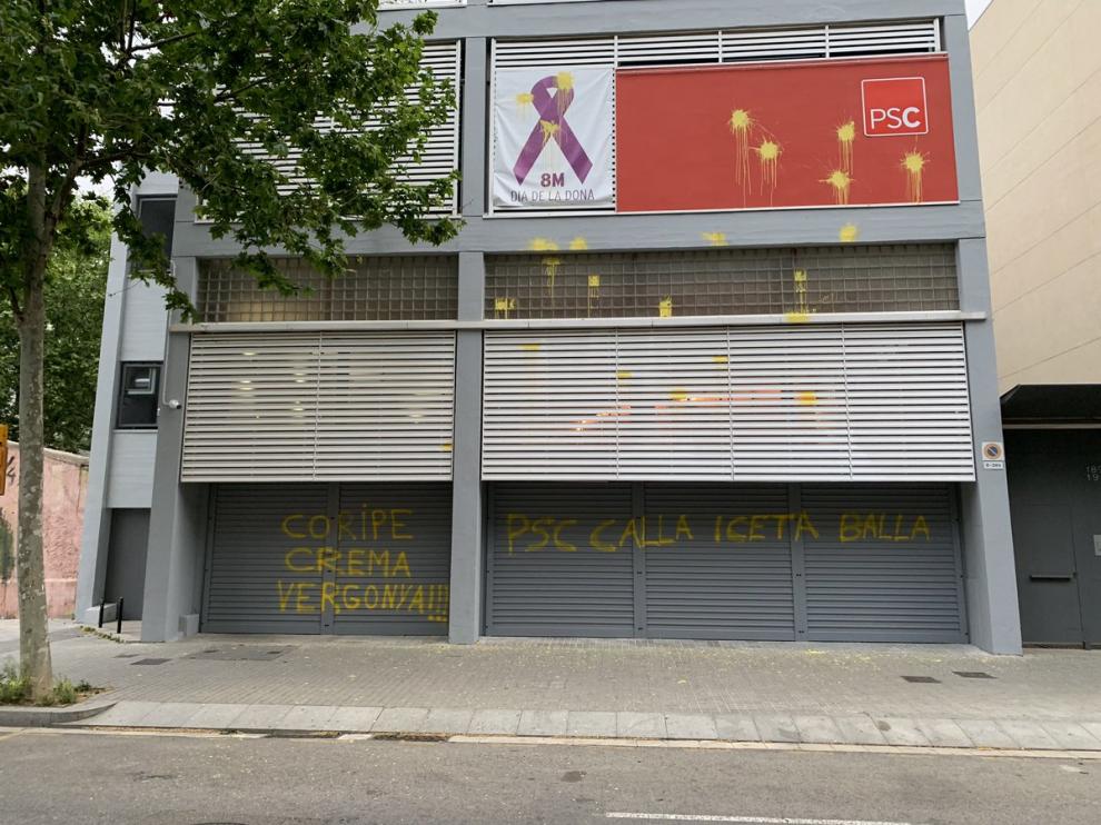 Pintadas en la sede del PSC
