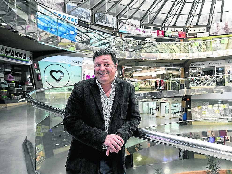 Compadre, presidente de la Asociación de Comerciantes del Centro Comercial Independencia.