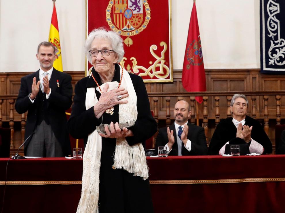 Ida Vitale recoge el premio Cervantes.