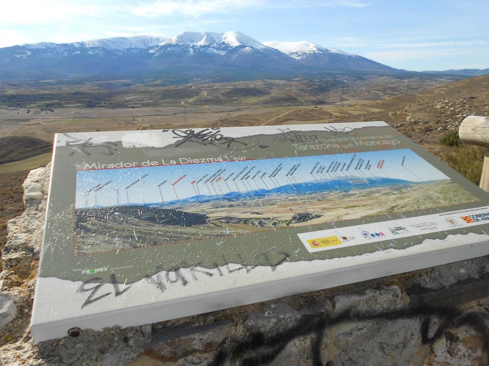 Panel explicativo en el Mirador de La Diezma, en Grisel.