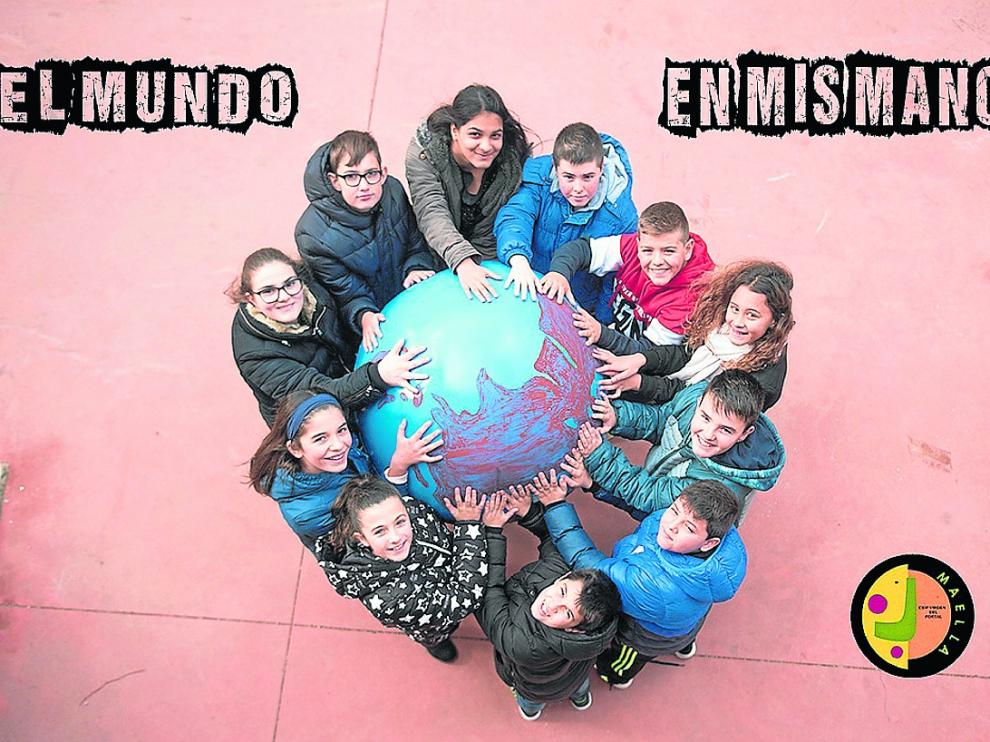 Los autores del videoclip tienen, realmente, el mundo en sus manos