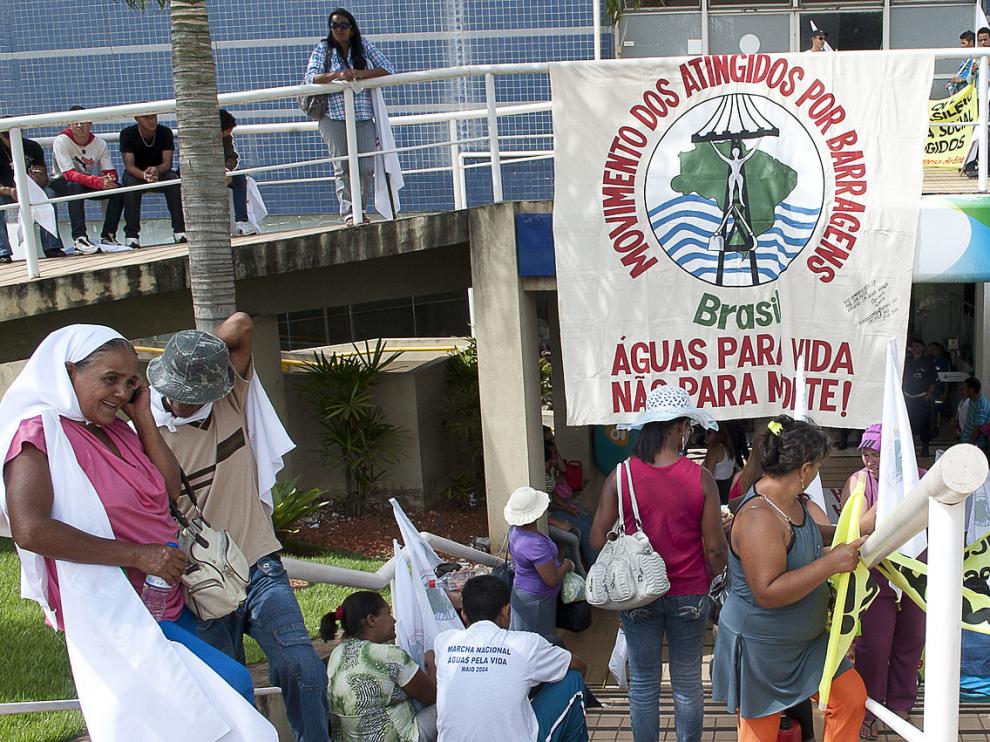 Representantes del Movimiento de Afectados por Represas de Brasil, ganadores del Berta Cáceres en Ecozine.