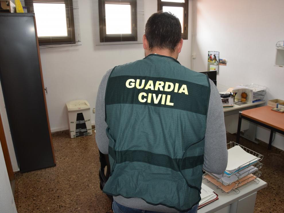 Las personas detenidas han sido puestas a disposición del Juzgado de Primera Instancia e Instrucción número 1 de Calamocha, que ha decretado el ingreso en prisión para uno de ellos y de la Fiscalía de Menores de Teruel.
