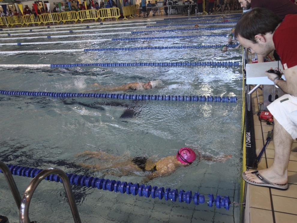 La piscina Almériz vuelve a albergar el Trofeo Ciudad de Huesca.