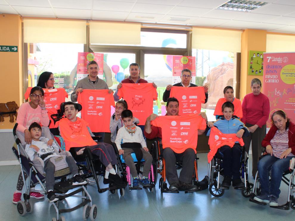 Presentación de las camisetas con algunos usuarios de Aspace.