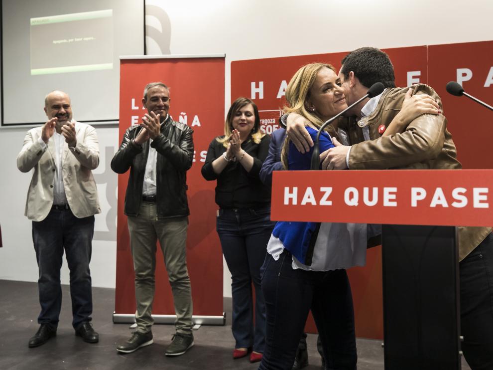 Los candidatos socialistas, anoche en la sede del PSOE-Aragón