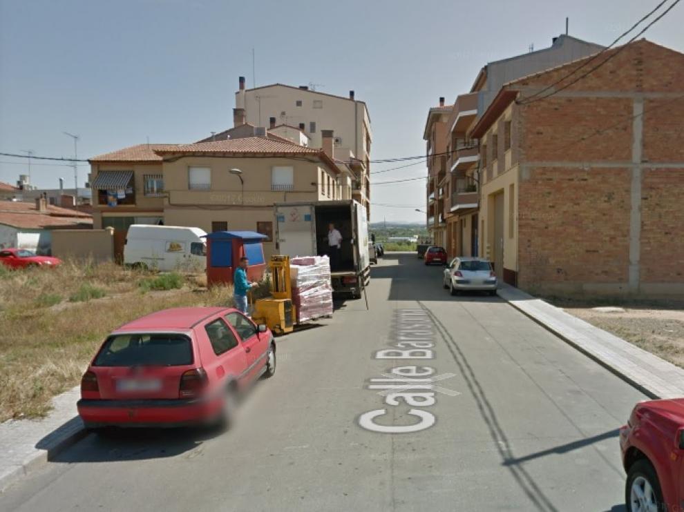 Imagen de la calle Barasona de Binéfar, donde se ha producido uno de los incendios.