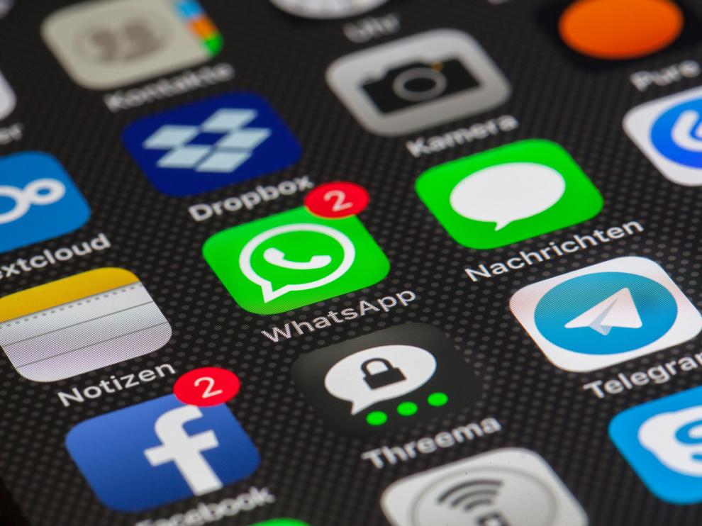 WhatsApp e Instagram vuelven a caerse y Twitter se llena de memes