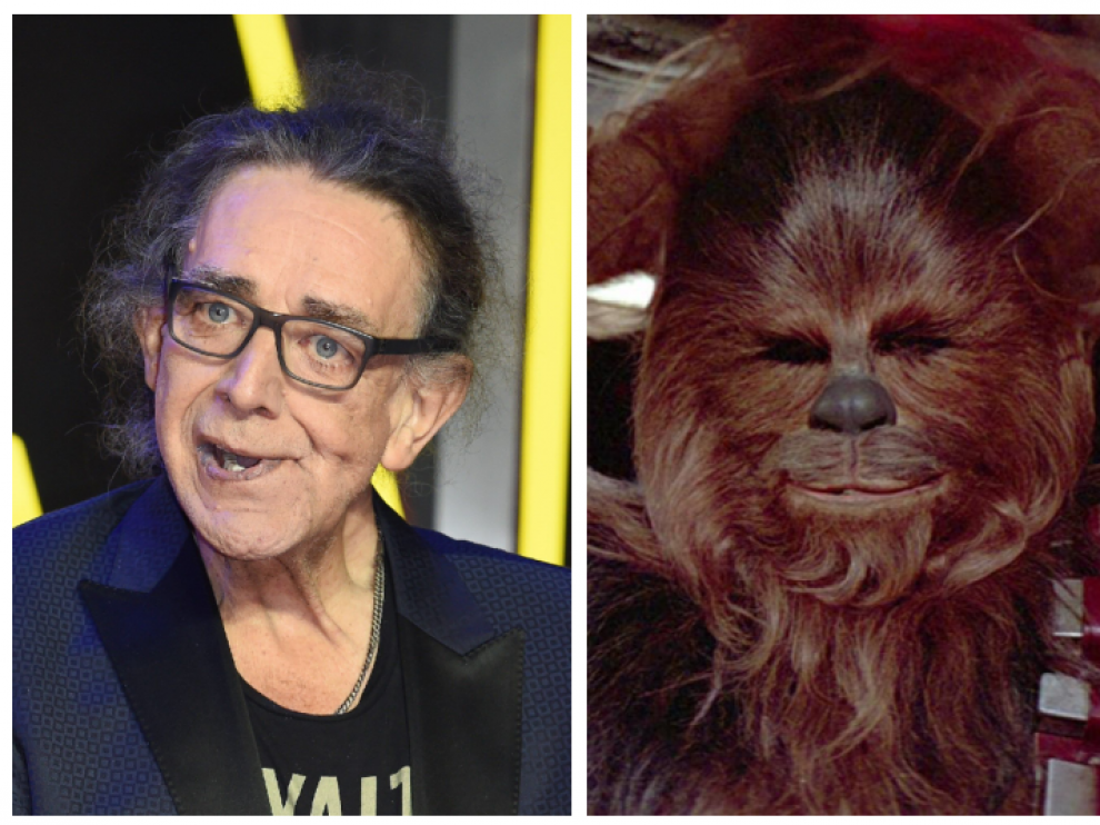 Fotografía de archivo del 16 de diciembre de 2015 que muestra al actor estadounidense Peter Mayhew, a su llegada al estreno de la película 'Star Wars: The Force Awakens'
