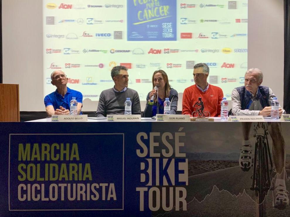Adolfo Bello, Miguel Induráin, Dori Ruano, Pruden Induráin y Javier Moracho, ayer en la charla ‘Visiones del ciclismo’