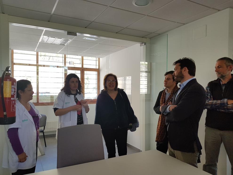 La consejera de Sanidad ha visitado este lunes el local donde se ubicará la nueva Unidad de Fisioterapia.