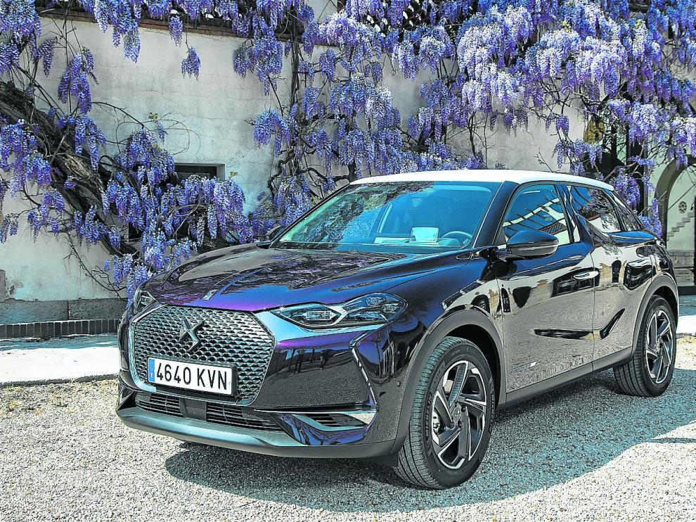 El DS 3 Crossback ofrece múltiples posibilidades de personalización: 10 tipos de llantas, 10 colores de carrocería y 3 colores de techo.