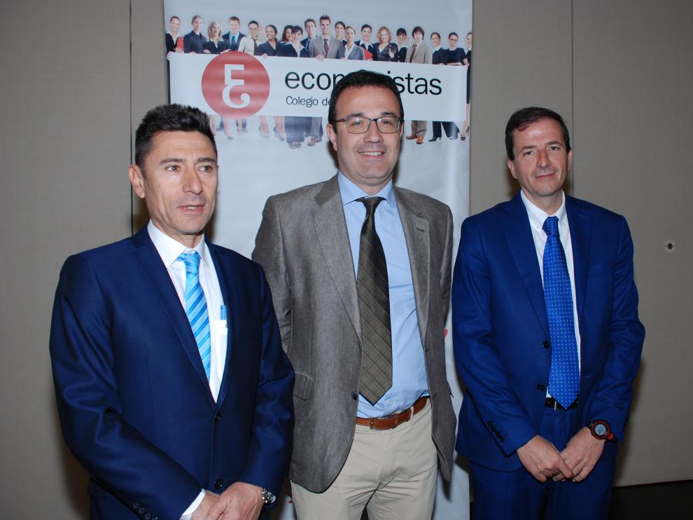 Luis del Amo, Arturo Hernández y Ruben Gimeno, miembros del Reaf, en Zaragoza.
