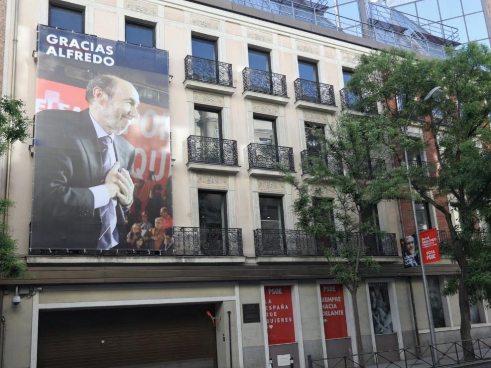 Un recuerdo a Rubalcaba en la sede de Ferraz.