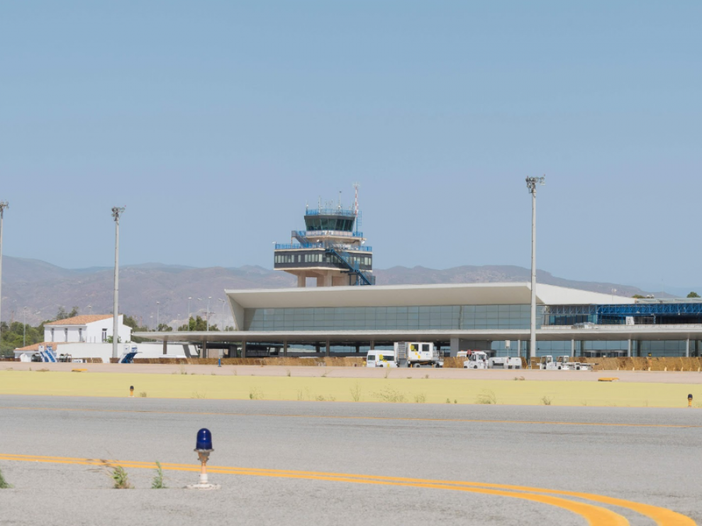 El hombre, de origen polaco, había entrado en la zona restringida de seguridad de la pista en el aeropuerto de Almería.