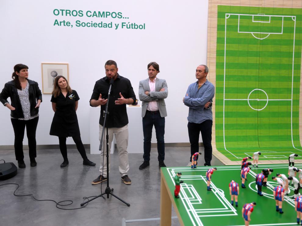 El director del CDAN, Juan Guardiola, explicando los detalles de la temporada expositiva.