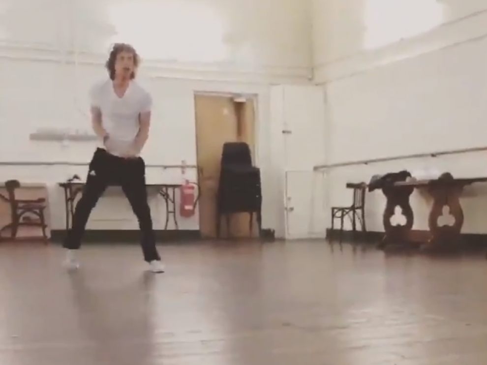 Mick Jagger en una imagen del vídeo que ha publicado en su cuenta de Twitter.
