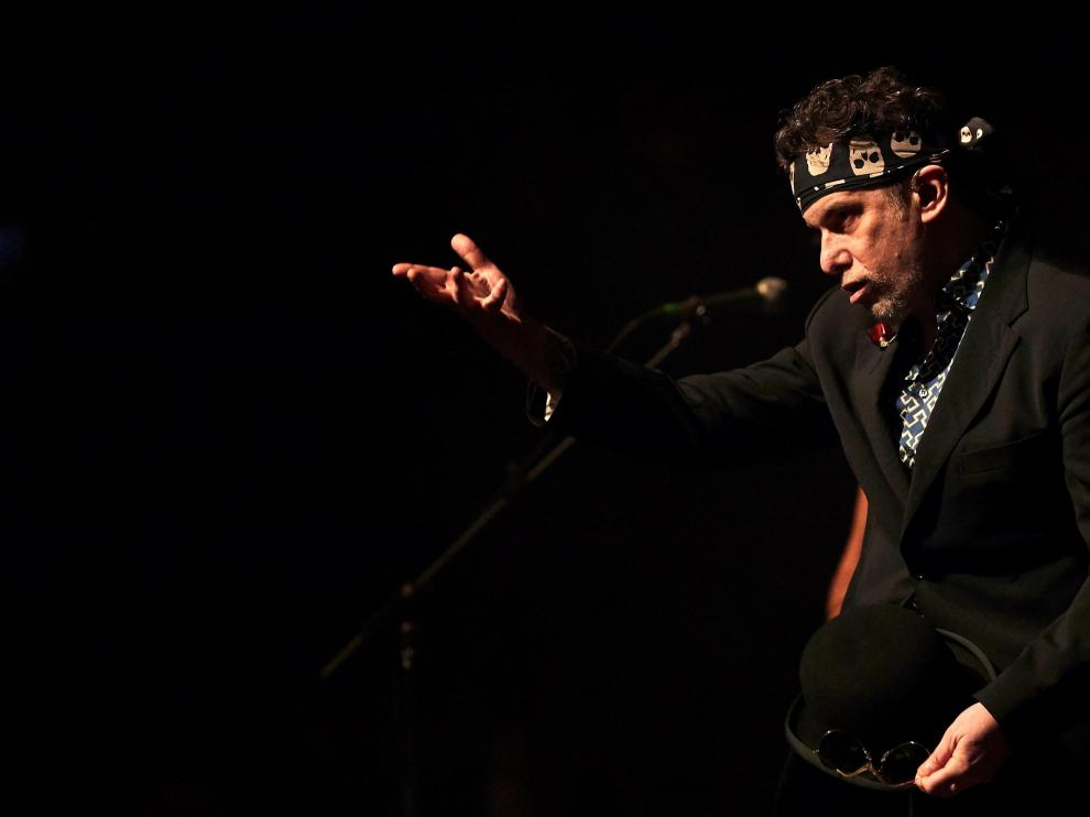El cantautor argentino Andrés Calamaro presenta este miércoles en el Gran Teatre del Liceu de Barcelona los nuevos temas de su álbum