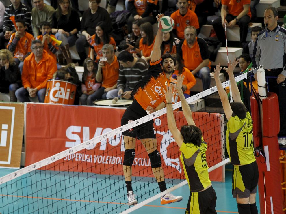 Superliga de Voleibol. Partido Cai Voleibol Teruel - Club Voleibol Zaragoza. Foto Antonio Garcia/Bykofoto. 02-02-13