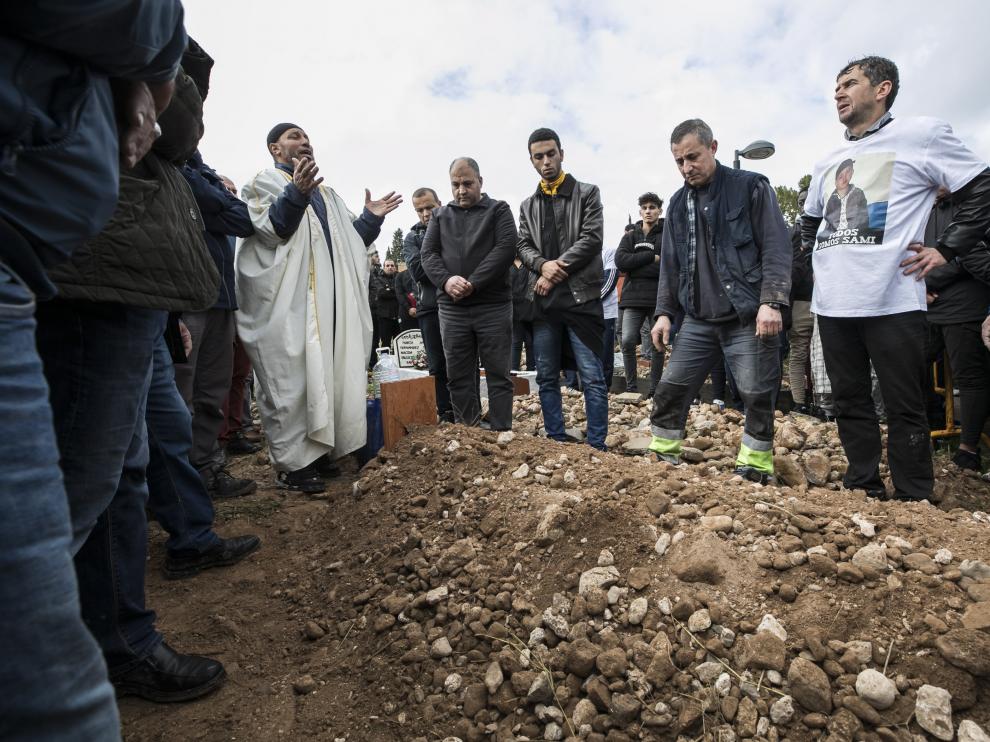 El funeral de Sami congregó a cientos de personas en el cementerio musulmán de Torrero. El crimen de Sami Hamidi se produjo el 18 de noviembre de 2018 en pleno centro de Zaragoza el 20 de noviembre de 2018.