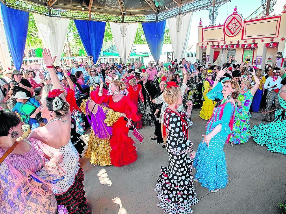 Un grupo de inspectores se presentó en las casetas de la Feria de Jerez y pidieron los registros.