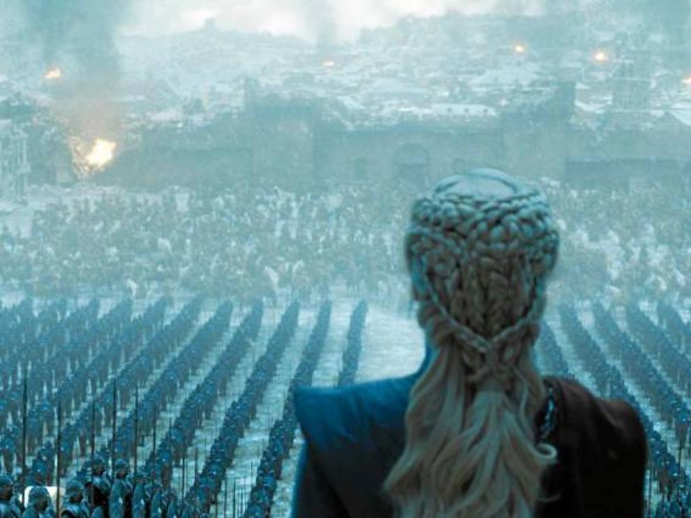 Danerys Targaryen, ante sus tropas, en una escena del último capítulo
