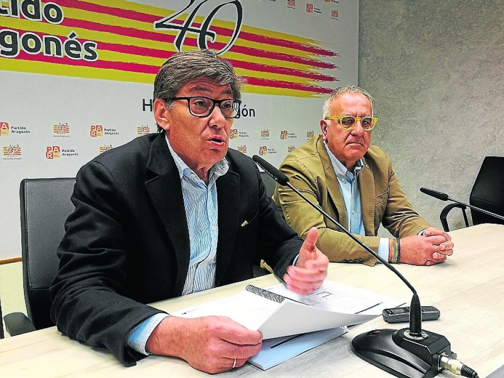 El candidato del PAR a la Presidencia de Aragón, Arturo Aliaga, defendió este lunes la extensión de los conciertos educativos al bachillerato. También propuso garantizar una red de centros públicos y concertados que garanticen la escolarización en tramo de infantil de 0 a 3 años.