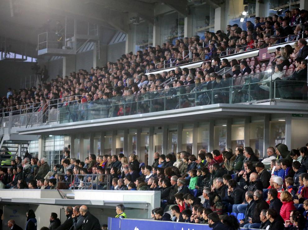 Imagen de la zona de Preferencia y Tribuna durante el partido con el Leganés.