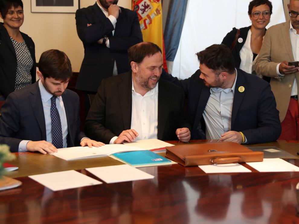 Diputados electos catalanes presos en el Congreso