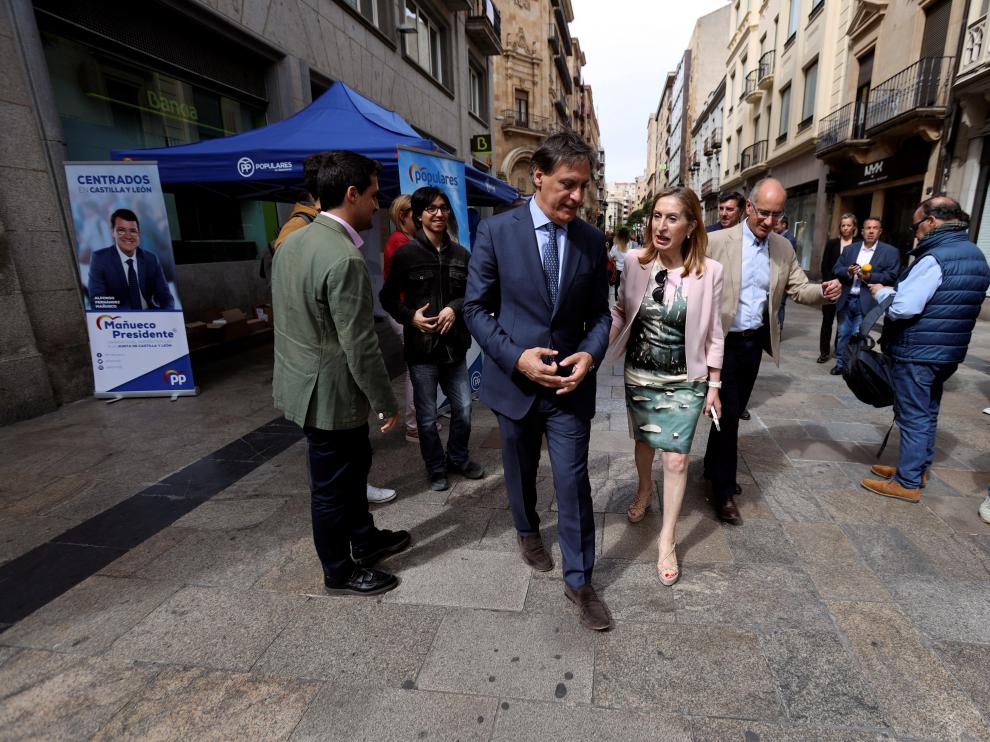 La presidenta del Congreso, Ana Pastor, en su visita a Salamanca.