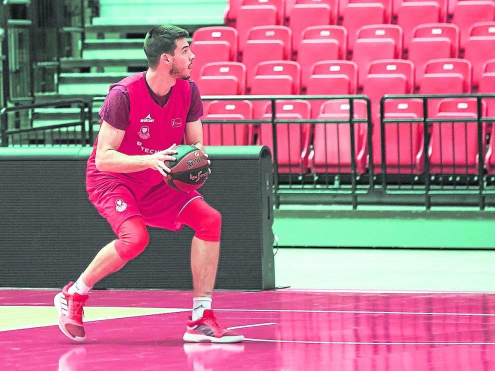 El alero Jonathan Barreiro, durante un entrenamiento en el pabellón Príncipe Felipe