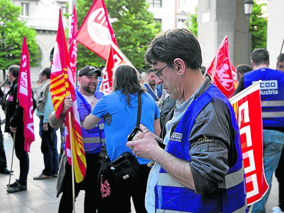 Participantes en la protesta convocada este martes en Zaragoza.