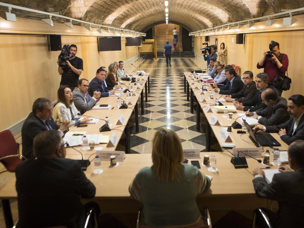 La Mesa de la Minería, este miércoles durante su reunión en la sede del Gobierno de Aragón