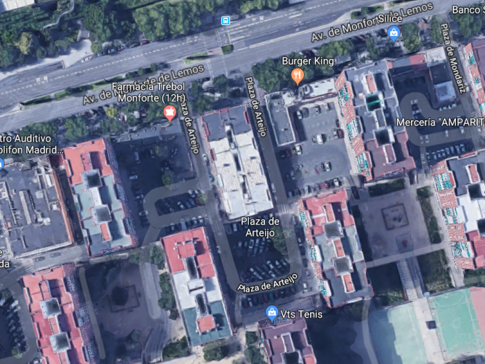 Plaza madrileña en la que ocurrió la agresión a una invidente por entrar a una tienda con su perro guía
