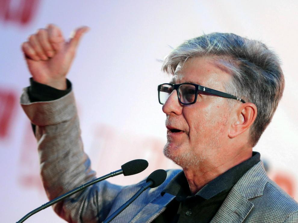 El alcalde de Zaragoza, Pedro Santisteve, aspira a la reelección reivindicando la formación por la que es candidato, Zaragoza en Común, que tiene muy claro "a quién defiende"