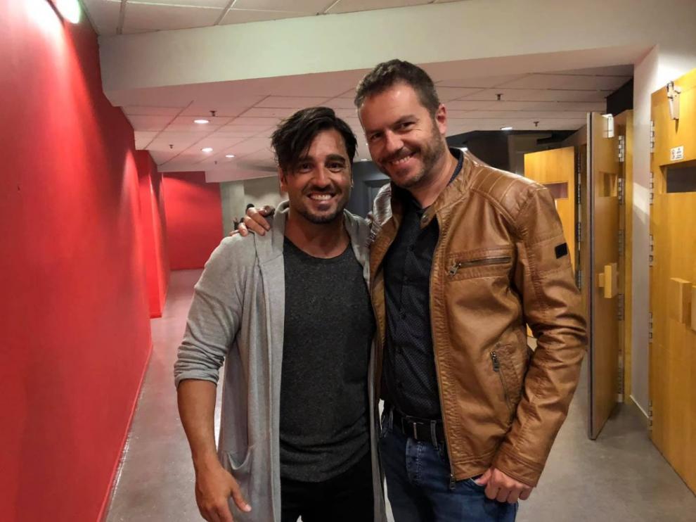 Ángel Cortés publicó esta imagen junto a David Bustamante en su cuenta de Facebook.