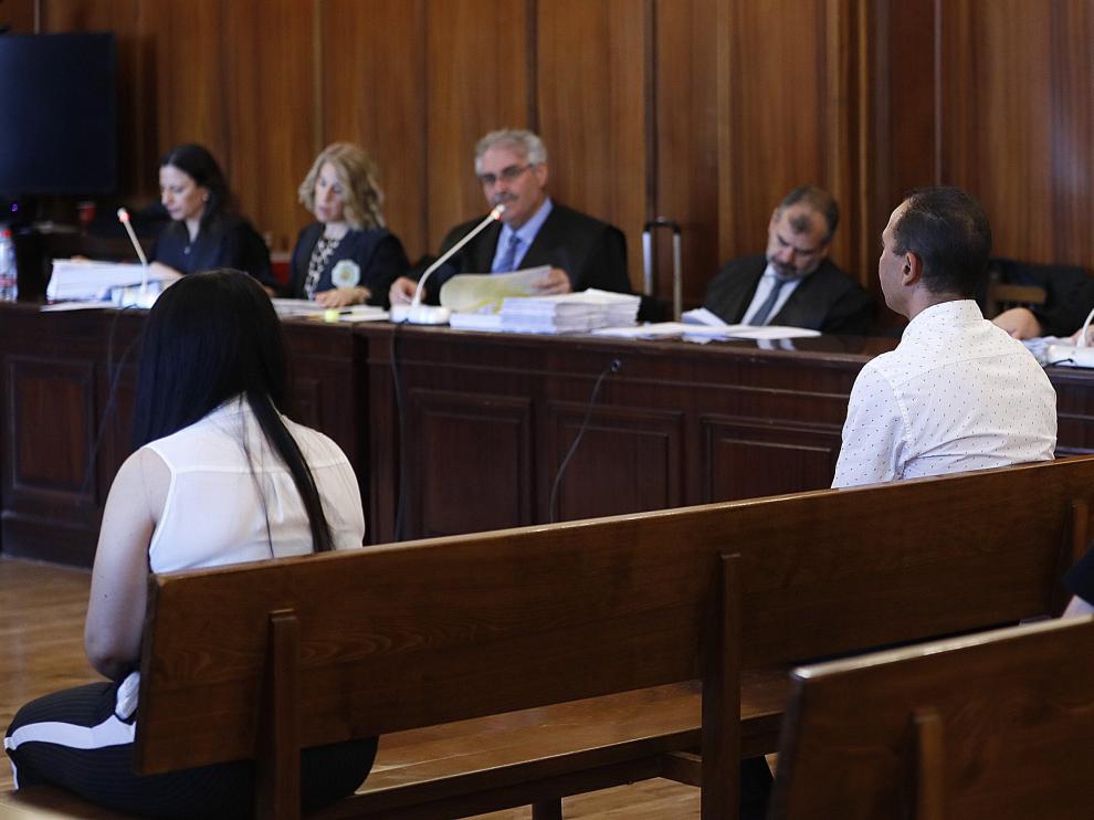 Comienza el juicio para la expareja acusada de asesinar a un bebé de 18 meses.