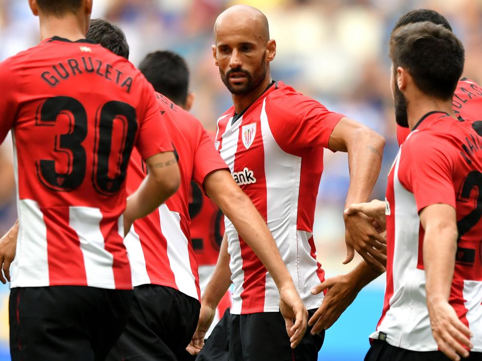 Duisburg (Germany), 28/07/2018.- Bilbao's Mikel Rico (C) celebrates with his team mates after scoring the 1-0 lead during the 'Cup of Traditions' international friendly match between MSV Duisburg and Athletic Club Bilbao, in Duisburg, Germany, 28 July 2018. (Futbol, Amistoso, Alemania) EFE/EPA/SASCHA STEINBACH MSV Duisburg vs Athletic Club Bilbao