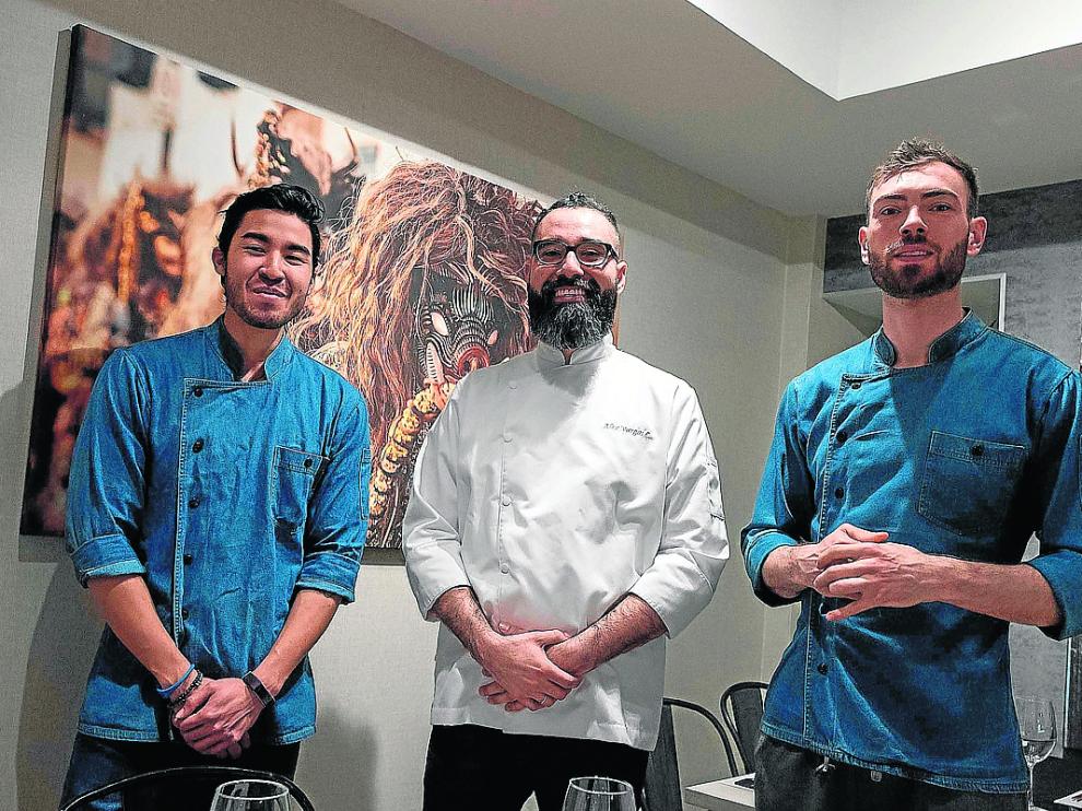 Sebastián Valderrama, Alex Vargas y Adam Val, responsables de cocina de Punto Gastronómico.