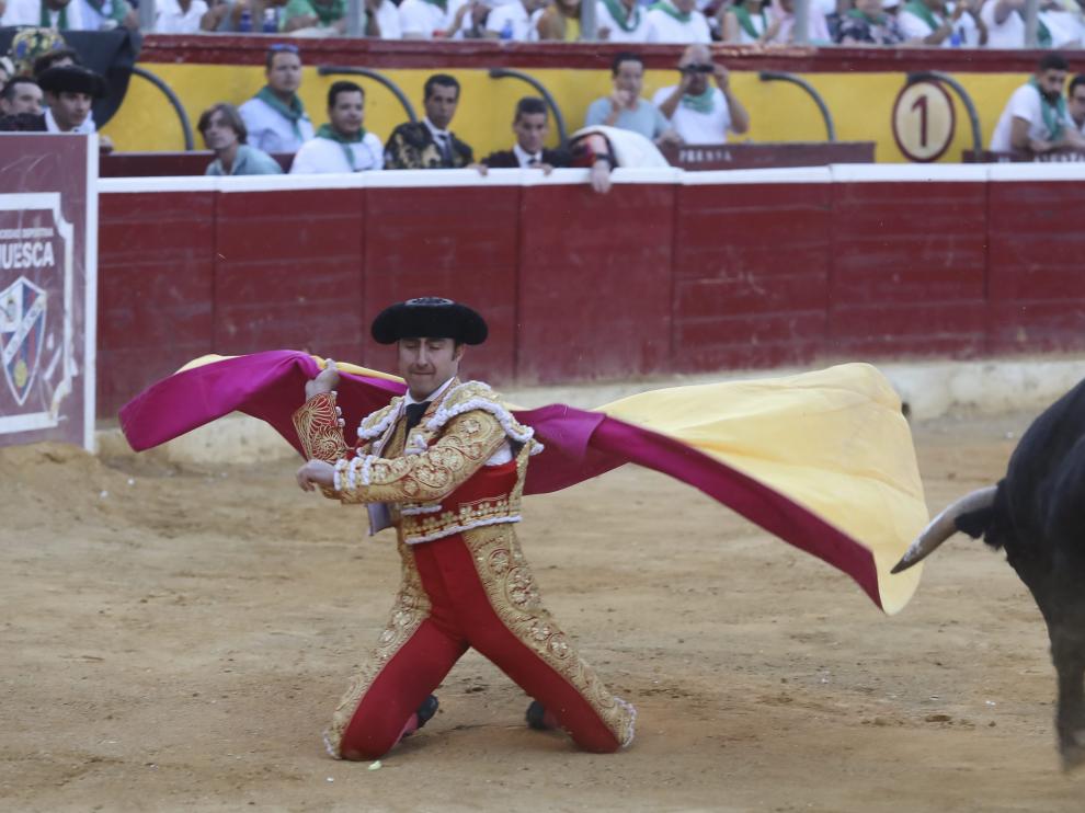 Faena de capote de El Fandi durante la corrida del 13 de agosto del año 2018 en Huesca
