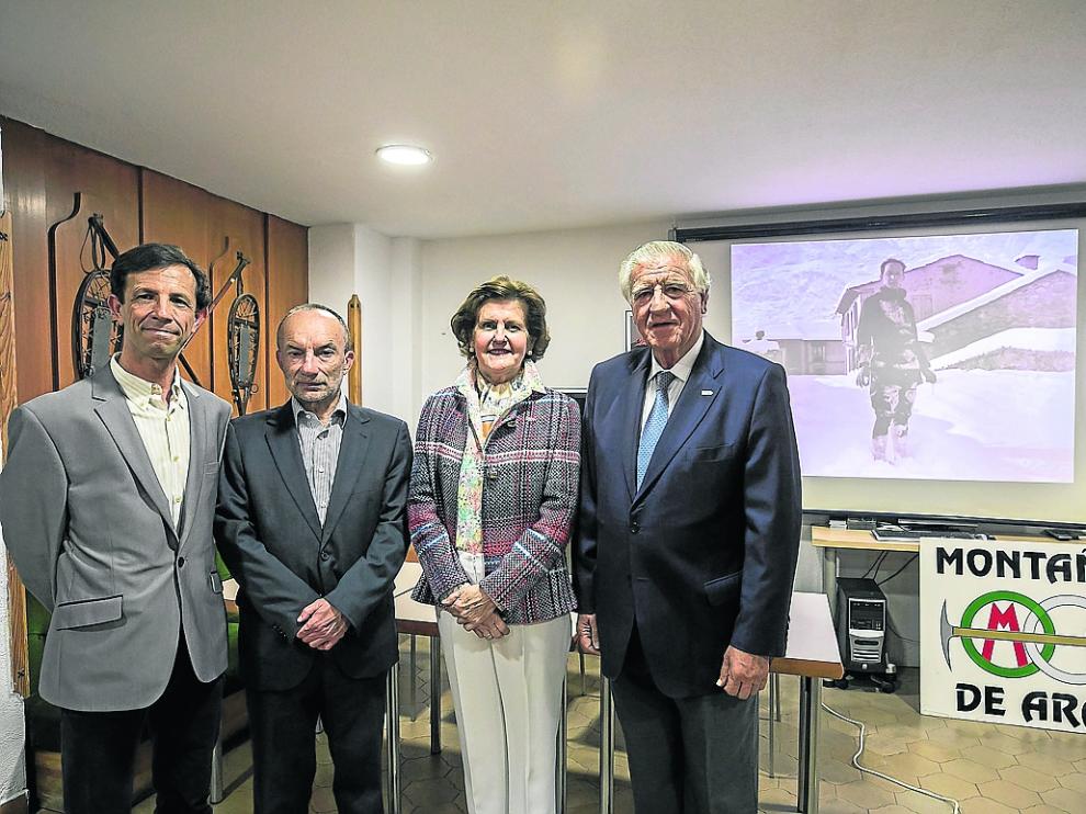 Alberto Martínez, Ramón Tejedor, Pilar Almarza y Fernando Lozano, en la sede.